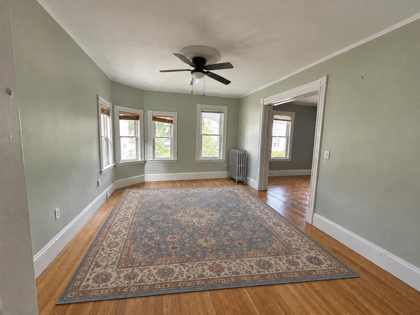 6 bed, 3200 sqft, $8,200 — Photo 4