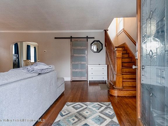 2nd image of 106 W O'Reilly Street