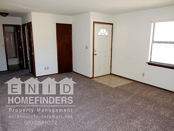 4th image of 2701 E Pine Ave