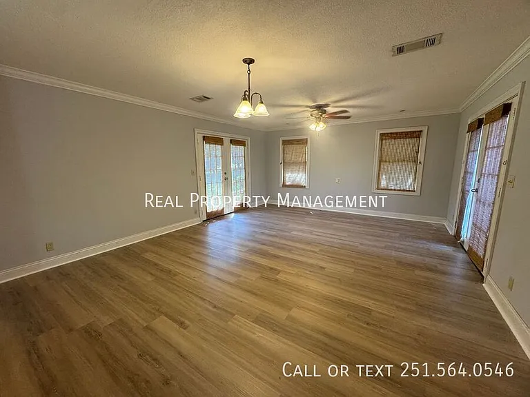1063 Midmoor Dr — Photo 8