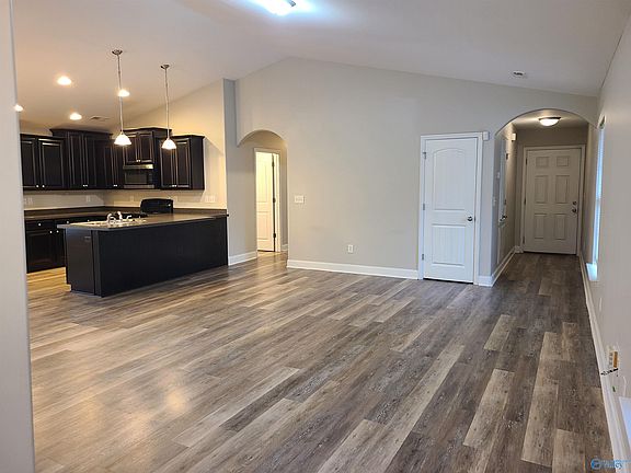 5th image of 233 Bermuda Lakes Dr