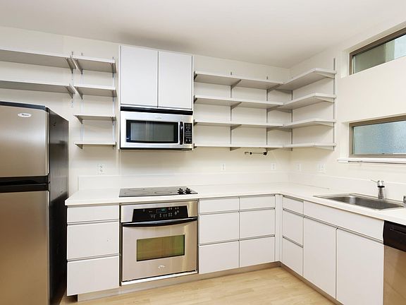2nd image of 1201 Pine St Unit 127