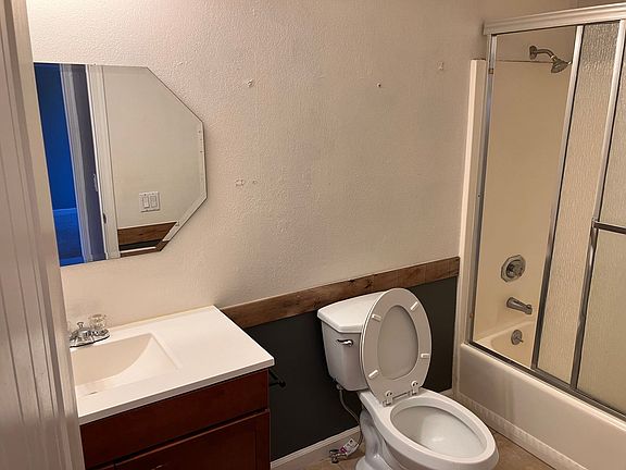 3rd image of 740 Lassen Dr
