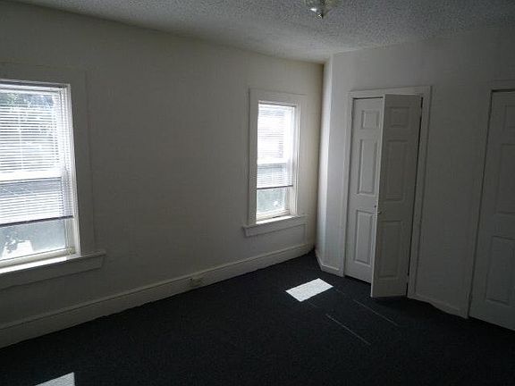 3rd image of 229 N Rodney St
