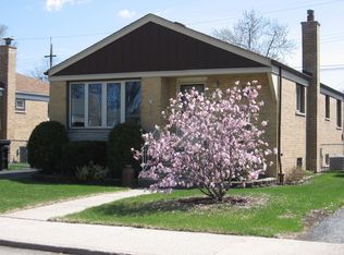 4161 W Crestline St, Chicago, IL 60652