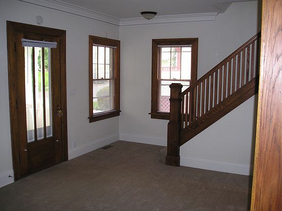 2nd image of 3664 Davenport St