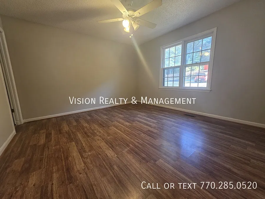 Lovely 3BD/2BA In Carrollton — Photo 4