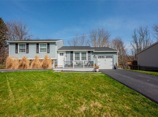 3383 Laurel Ct, Walworth, NY 14568