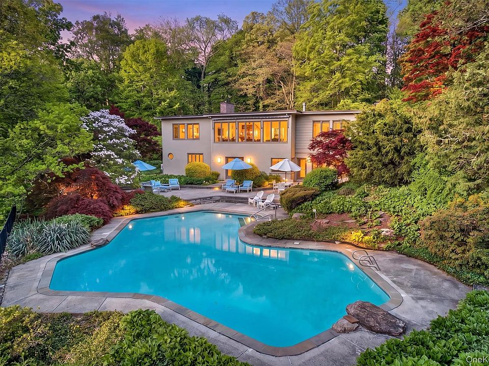 1st image of 2055 Quaker Ridge Road