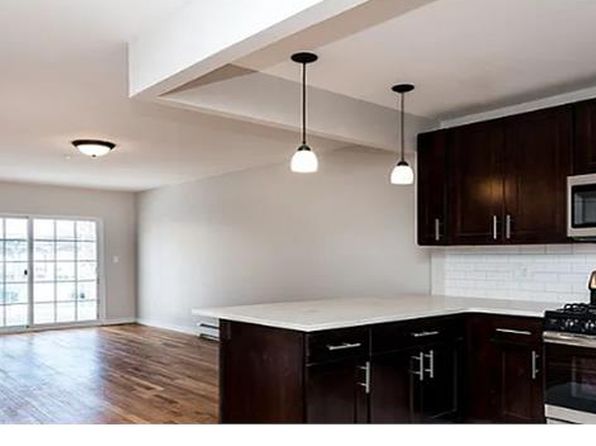 317 Beach 65th St FLOOR 2