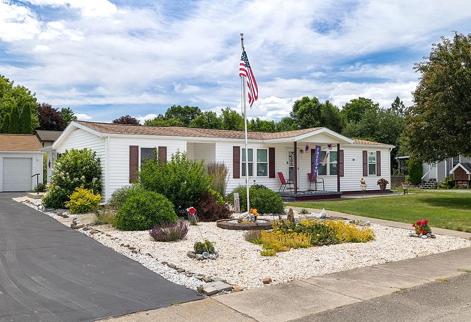 37 State St, Lawrenceville, PA 16929 Zillow