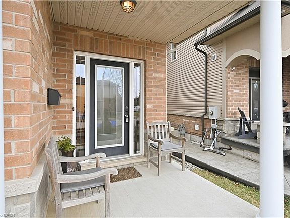 4th image of 64 Springvalley Cres