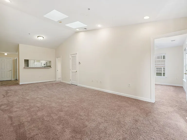 929 Morreene Rd #C31 — Photo 8