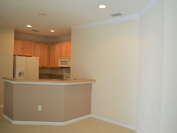 5th image of 3883 Summer Grove Way N #10