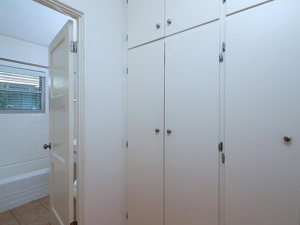 1st image of 401 W Sierra Madre Blvd #2
