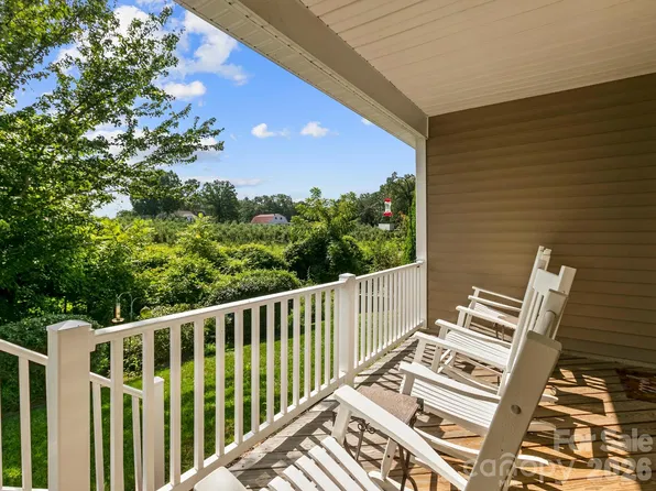 7 Eagle Creek Trl S, Flat Rock, NC 28731