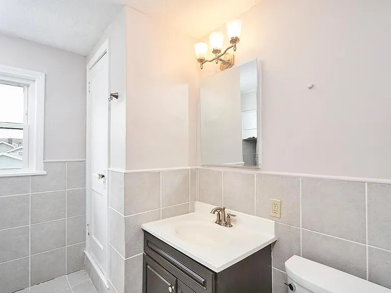 1214 Beardsley St — Photo 8