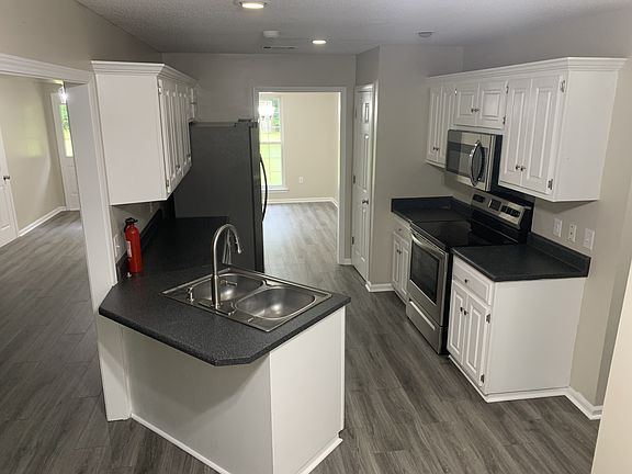 5th image of 1816 Beaver Creek Ln