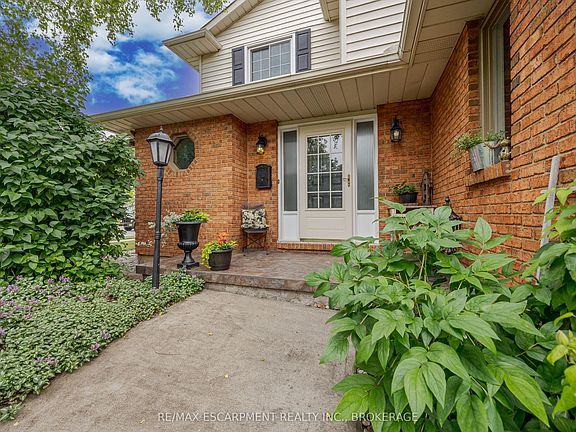 4th image of 7543 Merritt Ave