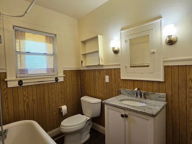 617 N Bonita Ave — Photo 14