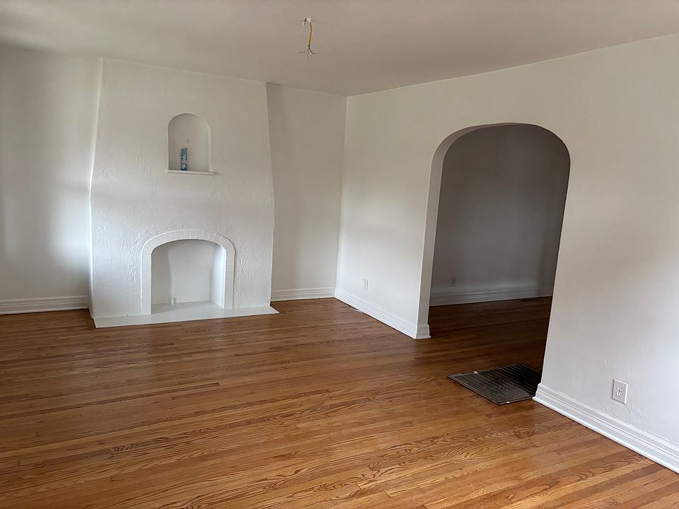 1st image of 413 NW 33rd St E