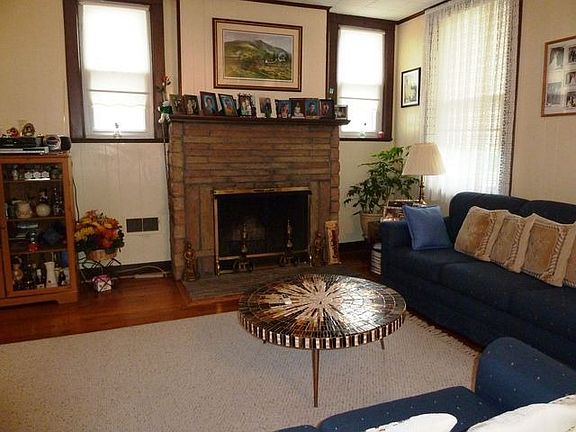 3rd image of 139 Villa Ave