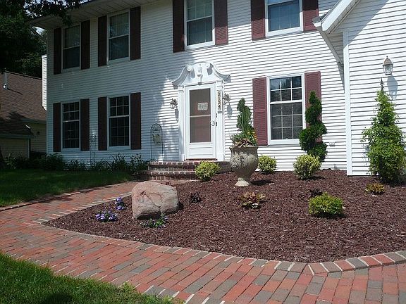 2nd image of 2134 Oakwood Dr