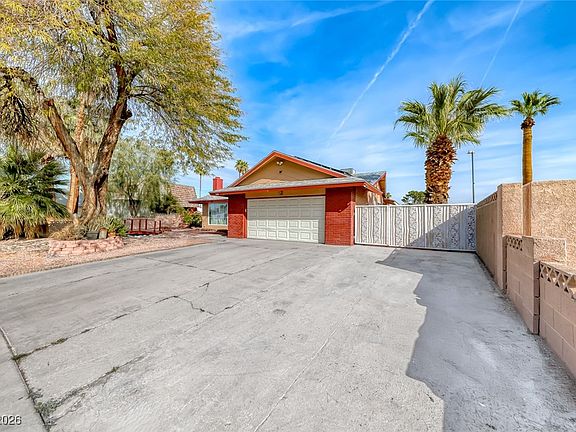 3rd image of 3068 Topaz St