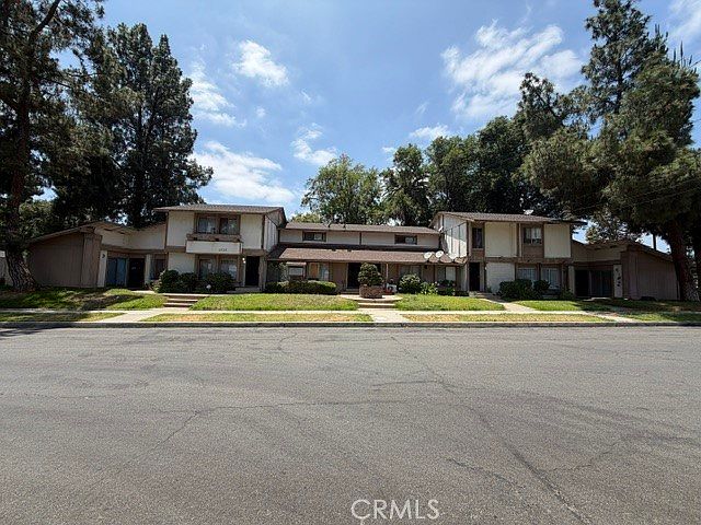 1st image of 1525 N Holmes Ave