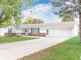 765 Glen Dr, Moville, IA 51039