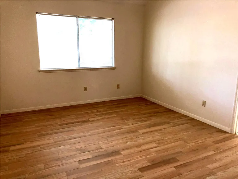 15650 Pebble Lake Dr — Photo 10