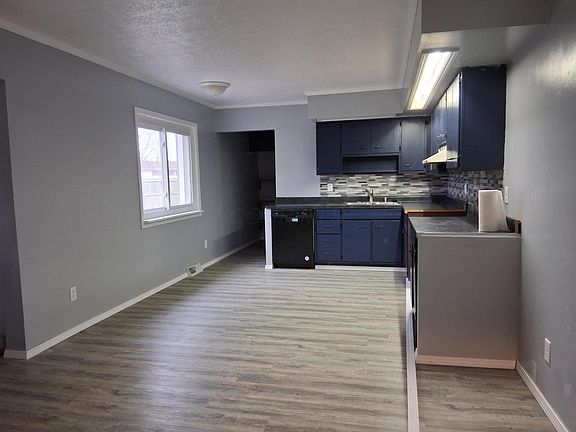 3rd image of 1316 Hickory Dr