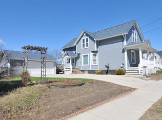 734 S 26th St, Manitowoc, WI 54220