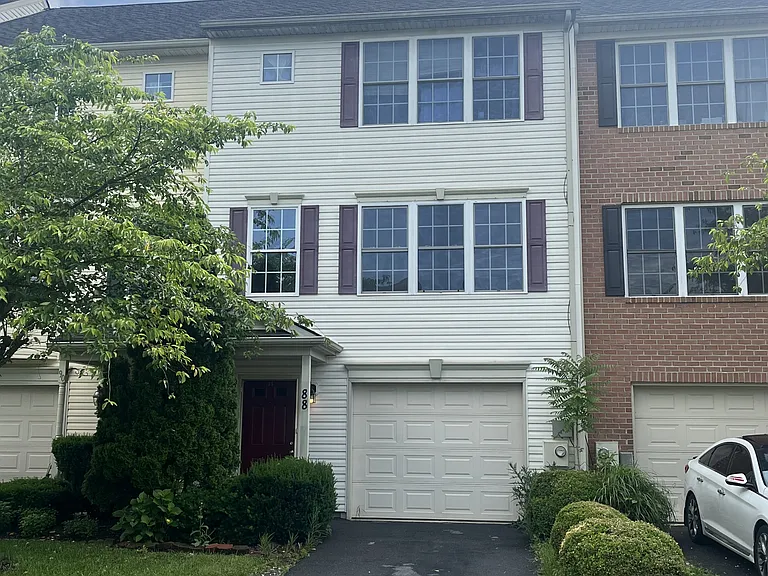 88 Teague Ln — Photo 2
