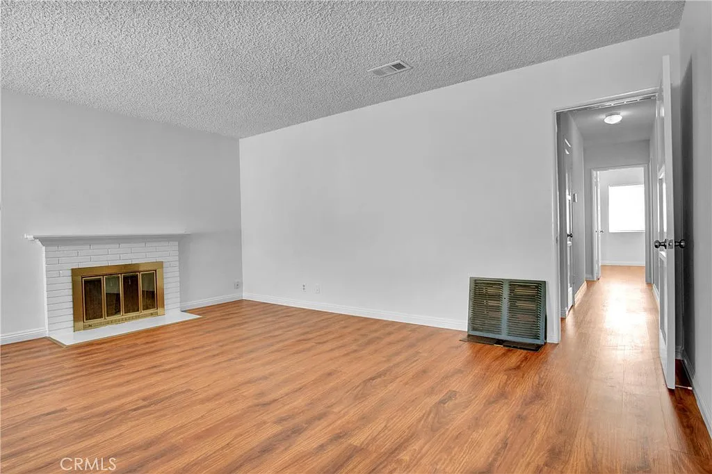 3 bed, 1796 sqft, $4,800 — Photo 2