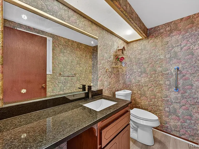 11616 Lynch Ct — Photo 17