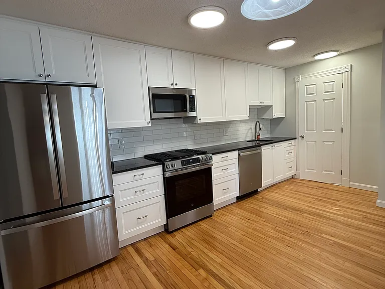109 Magoun Ave #1 — Photo 4