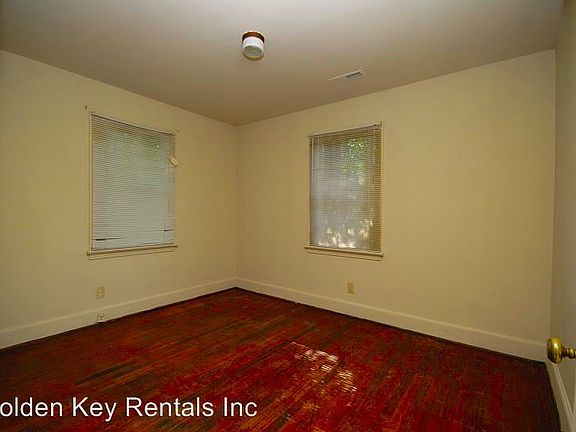 5th image of 813B E Walnut St