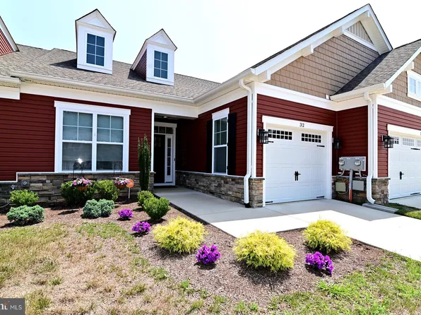 32 Camden Cir, La Plata, MD 20646