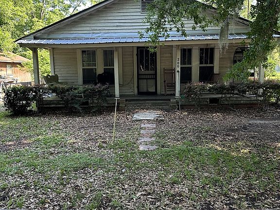 2nd image of 200 Weaver St