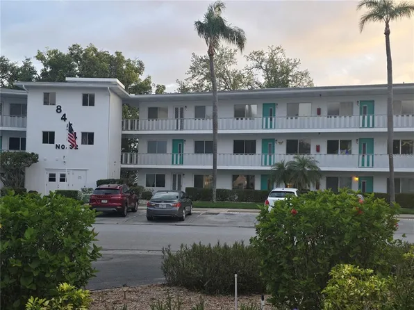 8454 111th St APT 209, Seminole, FL 33772