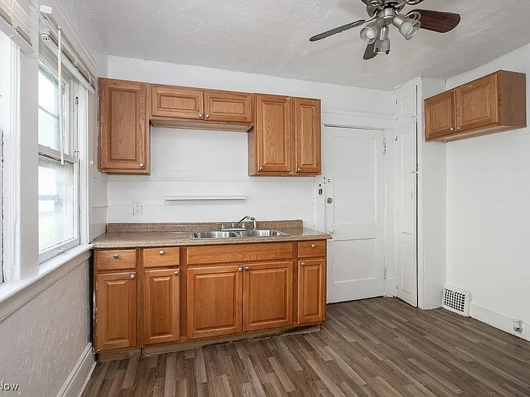 11515 Hopkins Ave #1 — Photo 3