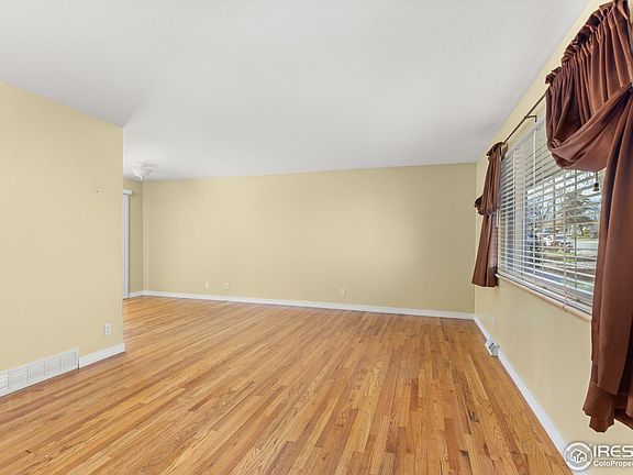 4th image of 924 W 101st Pl