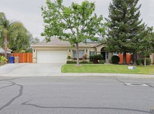 6417 Canyon Falls Ln, Bakersfield, CA 93312