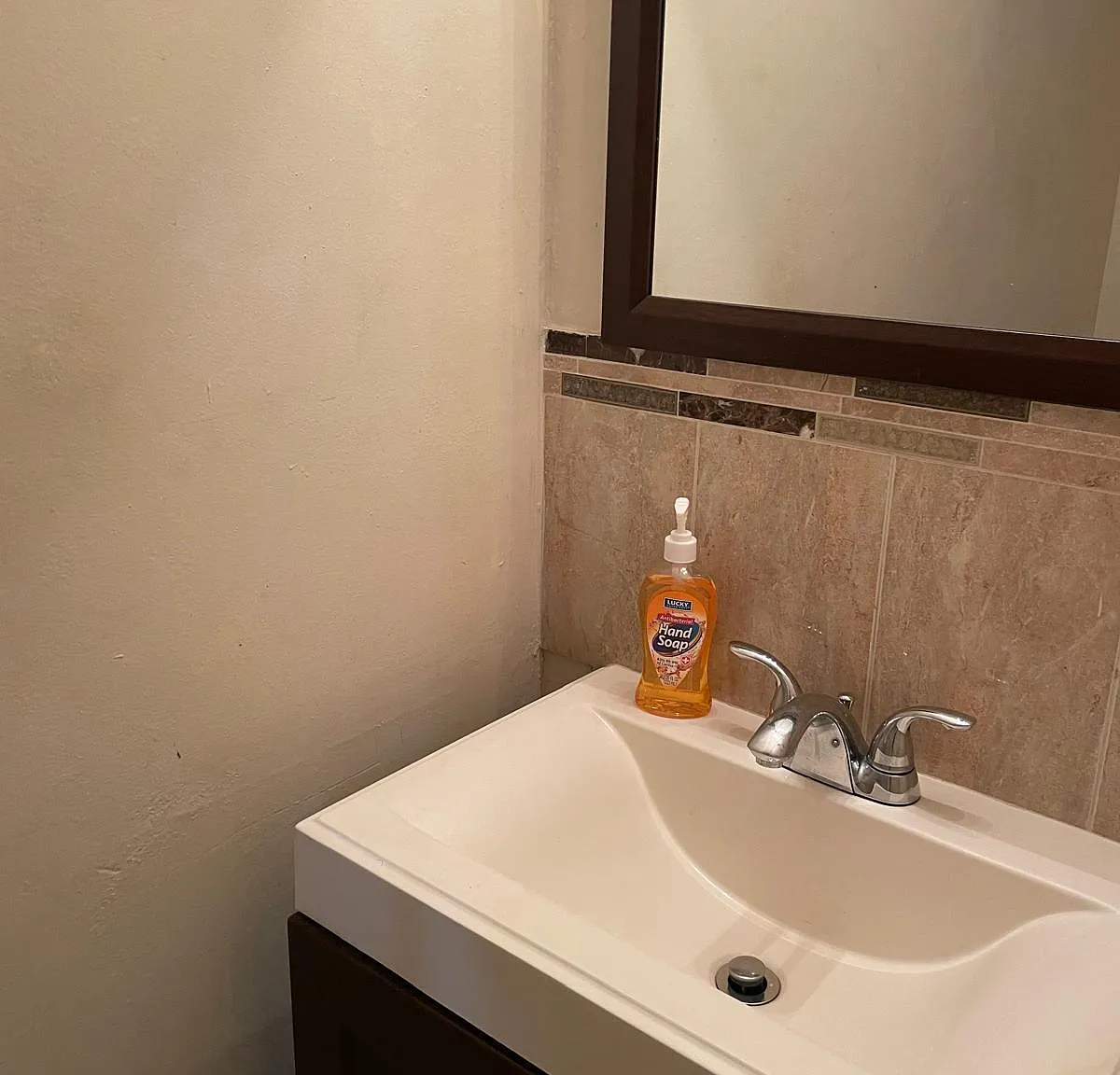 2 bed, 2.5 bath, 992 sqft, $2,200 — Photo 1