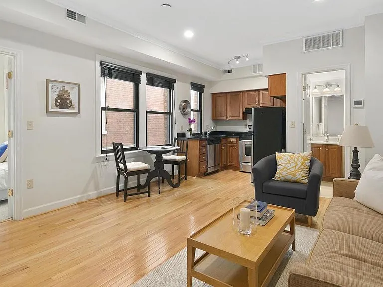 1321 Fairmont St NW #303 — Photo 7