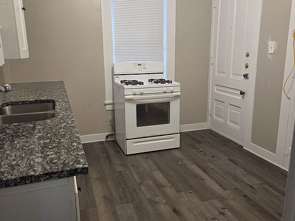 2nd image of 301-311 W Leuda St #301B