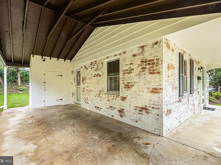 615 Smallwood Rd — Photo 4