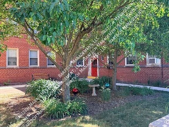 3rd image of 7833 W Becher St #18