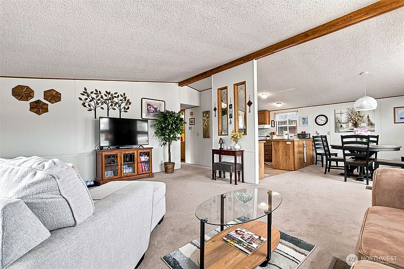 2nd image of 802 Cottonwood Drive